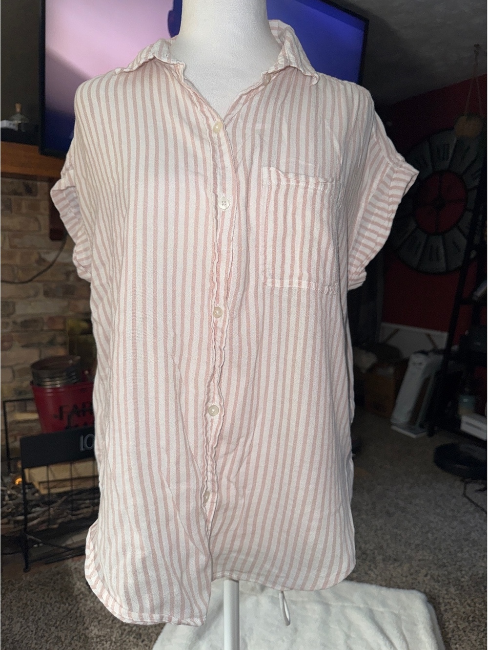 American Eagle Outfitters Women's Medium Pink and White Striped Button-Up Shirt